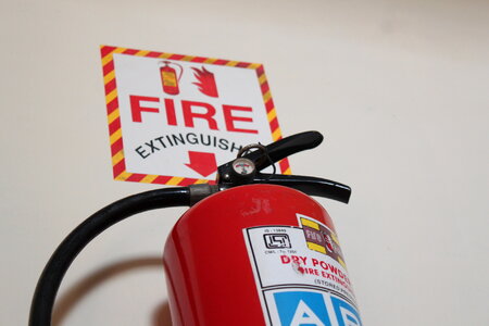 Fire Red Colored Cylinder Extinguisher