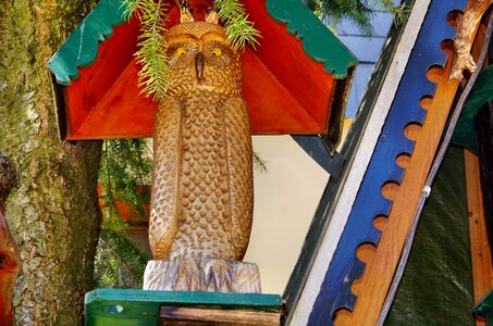 Figure carving owl