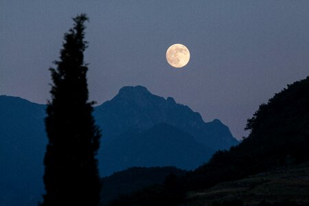 Moonrise full moon romantic