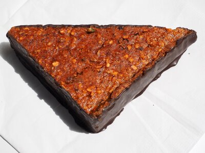 Triangular chocolate nibble