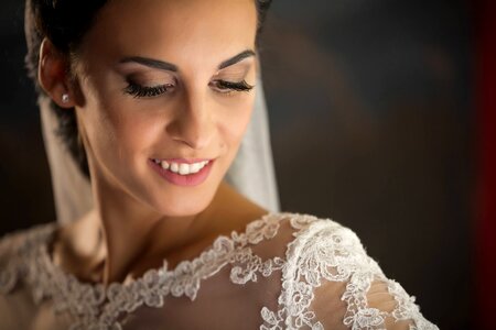 Bride face veil photo