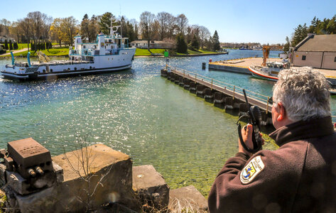 FWS guides MV Spencer Baird into port-3