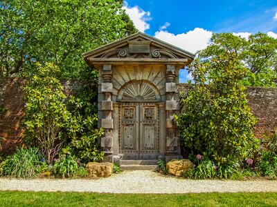 Garden monument gateway