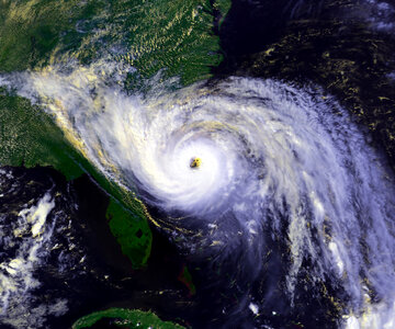 Hurricane Hugo in 1989 weather Calamity approaching the east coast photo