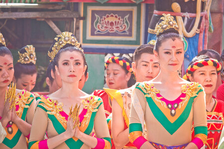 Chinese dance troupe performs traditional dance