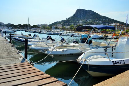 Boards ships sea