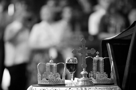 Red Wine religious crown photo