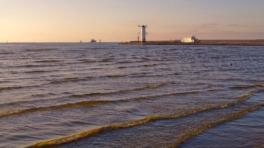 Sea ship wave photo