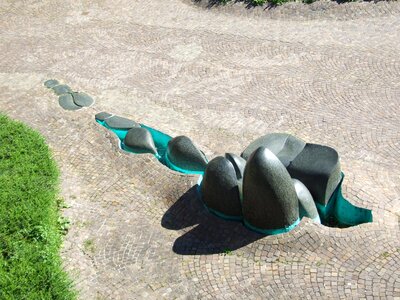 Art fountain forecourt