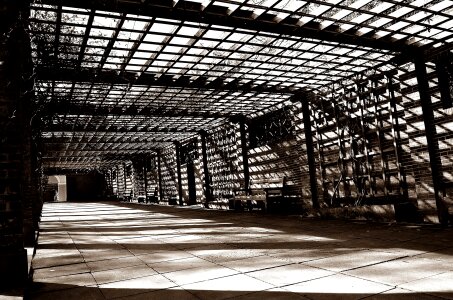 Promenade architecture shade