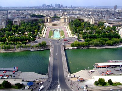 Scenic palais de challot seine river photo