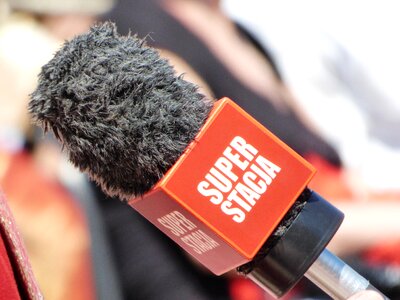 Reporter interview media