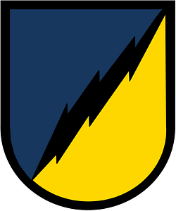 Former US Army 26th Infantry Platoon-Pathfinder Beret Flash