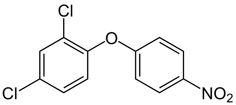 2,4-dichloro-1-(4-nitrophenoxy)benzene 200