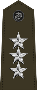 US Marine O9 shoulderboard vertical