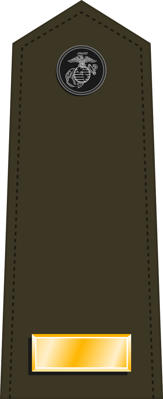 US Marine O1 shoulderboard vertical