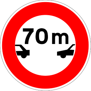 No traffic allowed without indicated minimum distance between vehicles