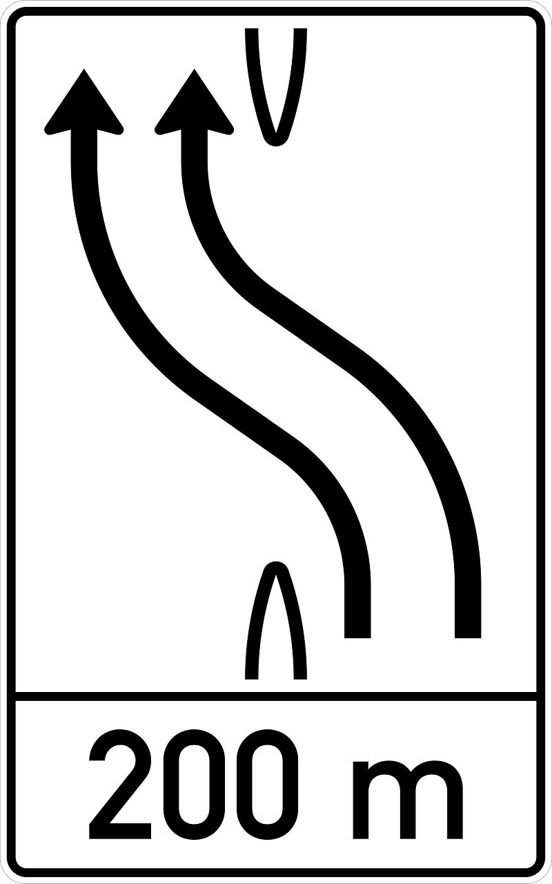 Detouring onto opposite lane (in 200 m)