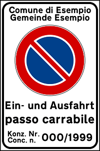 "Passo carrabile" sign in Italian and German