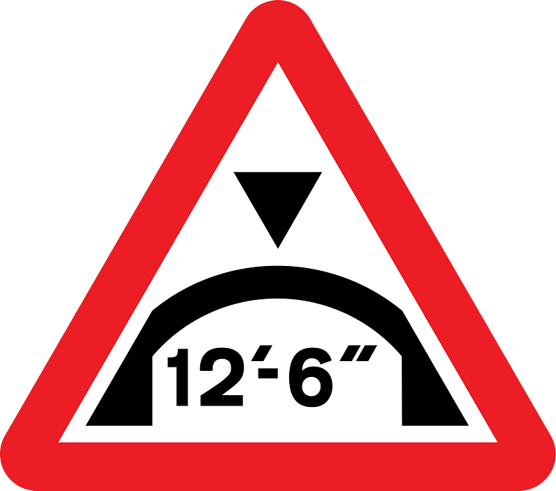 Warning of maximum headroom of arch bridge directly ahead (imperial)