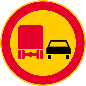 No overtaking by heavy goods vehicles sign in Finland