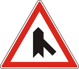 Merging traffic sign in Hungary