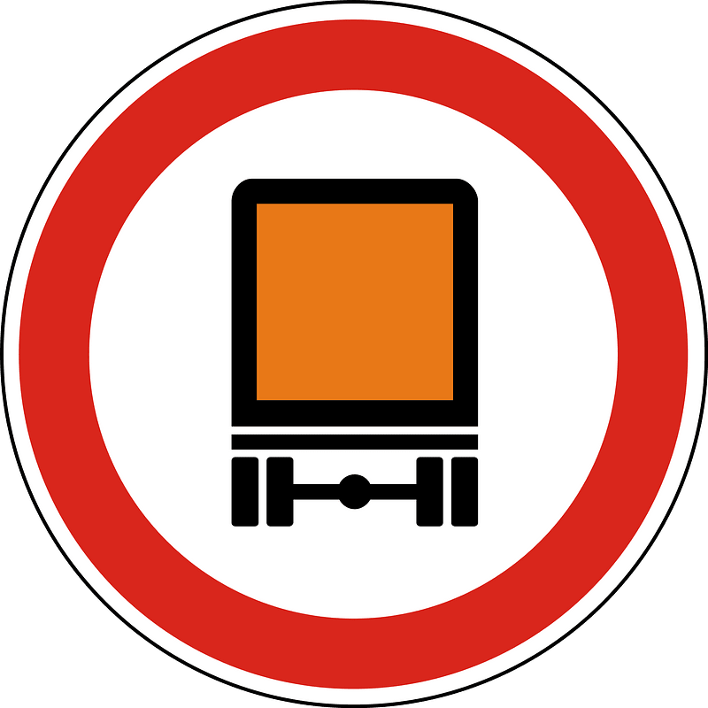 No vehicles carrying dangerous goods sign in Hungary
