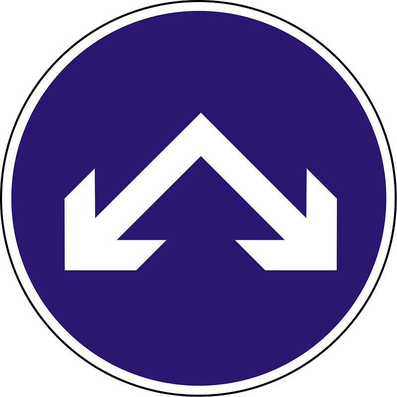 Pass on either side sign in Hungary