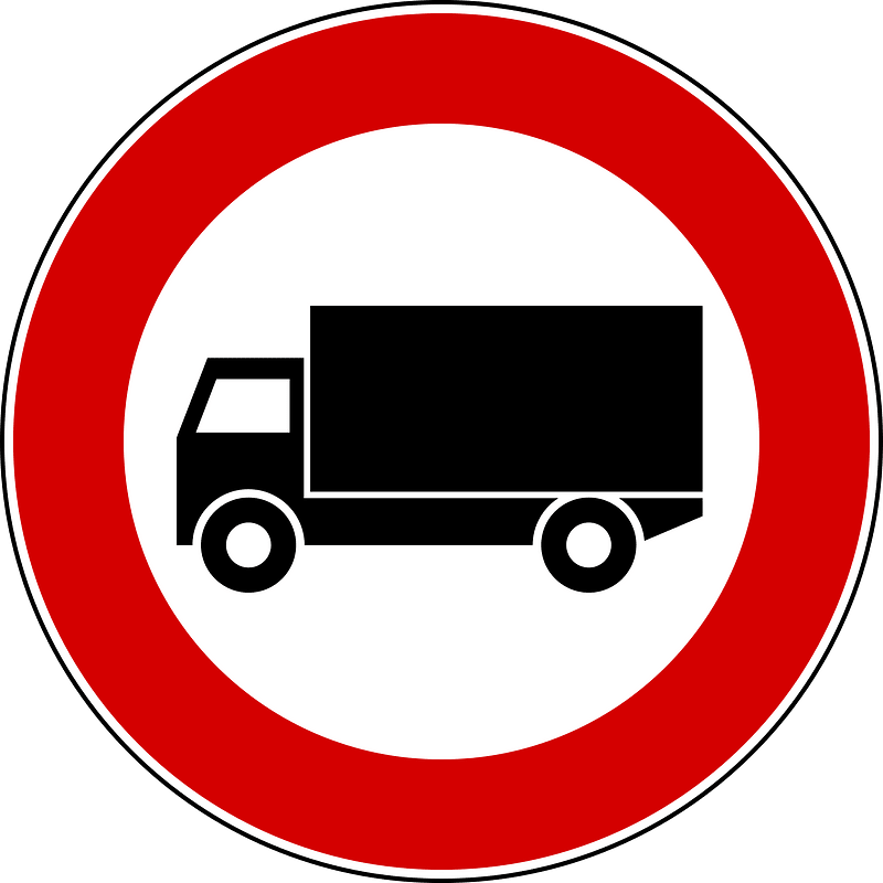 No heavy goods vehicles sign in Italy