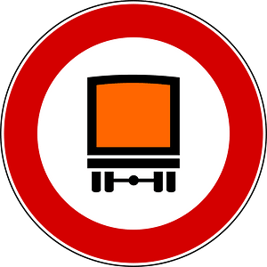 No vehicles carrying dangerous goods sign in Italy