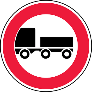 No trailers sign in Latvia