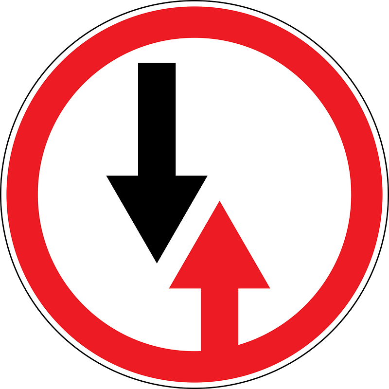 Give way to oncoming traffic sign in Moldova