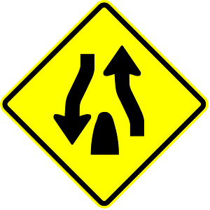 Divided highway ends sign in Panama