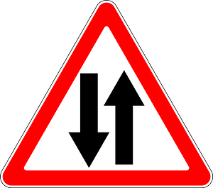 Two-way traffic ahead sign in Russia