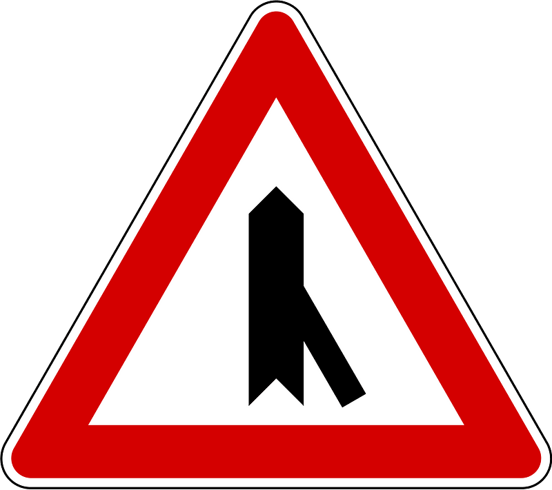 Merging traffic sign in Slovenia