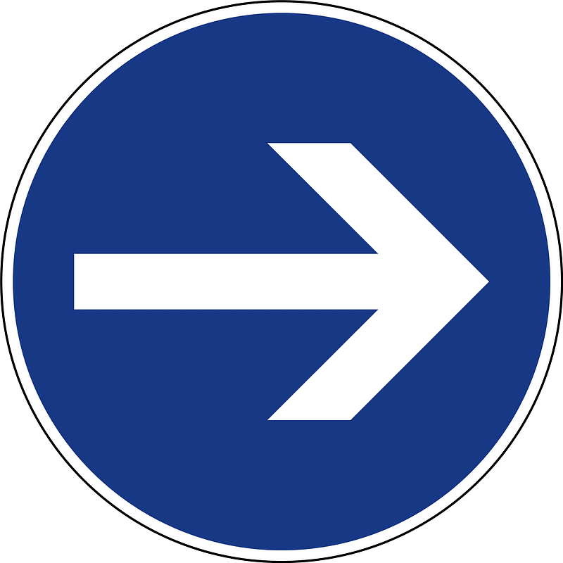 Proceed right only sign in Slovenia