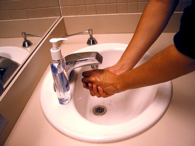 Bath hands 