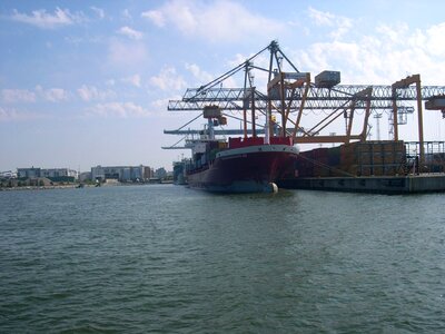 Container harbor photo