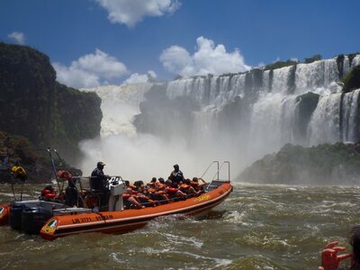 Argentina tour boat tourists