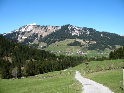 Valley mountaineering trail