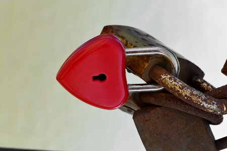 Heart love padlock photo