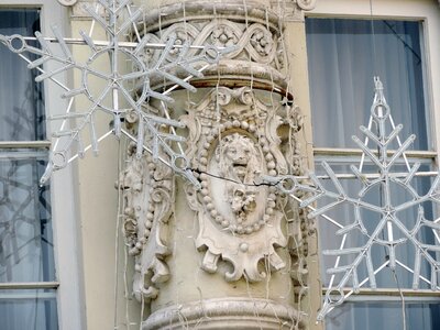 Baroque electricity window