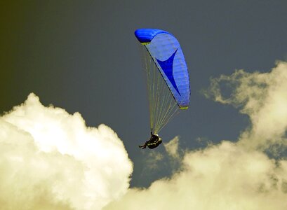 Aircraft cloud clouds
