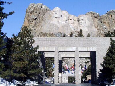 Mount Rushmore and Avenue of Flags photo