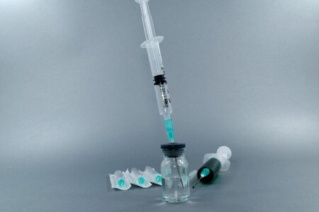 Coronavirus testing vaccination photo