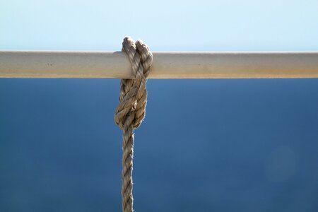 Leash fixing twisted ropes photo