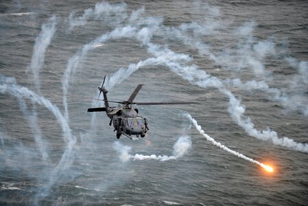 HH-60 Pavehawk conducts training