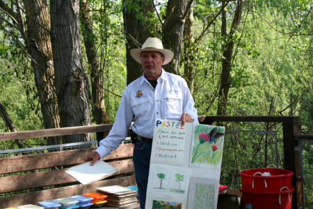 Art activities in the outdoors at the Stone Lakes National Wildlife Refuge.