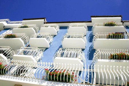 Balcony building 