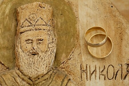 Carvings gold religion